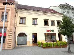 Pronájem obchodního prostoru, Třebíč, Karlovo nám., 25 m2