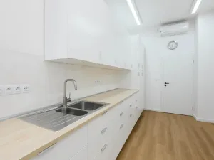 Pronájem ordinace, Praha - Holešovice, Jankovcova, 99 m2