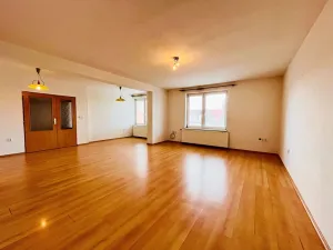 Prodej rodinného domu, Kunovice, Ve Strhanci, 260 m2