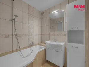 Prodej bytu 3+1, Hradec Králové - Slezské Předměstí, Severní, 57 m2