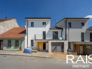 Prodej vícegeneračního domu, Holasice, Václavská, 200 m2