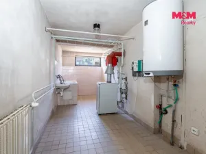 Prodej rodinného domu, Chvaletice, Budovatelů, 180 m2