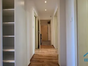Prodej bytu 3+1, Praha - Troja, Hnězdenská, 68 m2