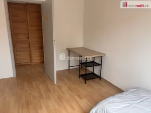 Pronájem atypického bytu, Praha - Lipence, Jílovišťská, 14 m2