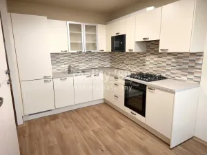 Pronájem bytu 2+1, Praha - Kobylisy, Kaňkovského, 62 m2