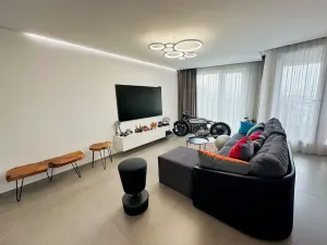Prodej bytu 3+kk, Praha - Prosek, Zubrnická, 103 m2