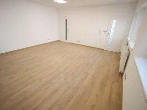 Pronájem kanceláře, Praha - Žižkov, Husitská, 63 m2