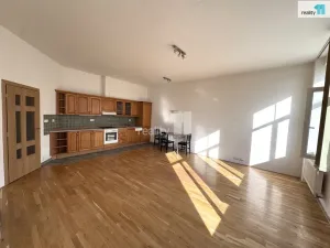 Pronájem bytu 2+kk, Praha - Vysočany, Kolbenova, 85 m2