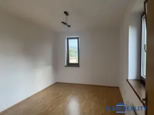 Pronájem bytu 2+kk, Hradec-Nová Ves, 66 m2
