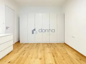 Pronájem bytu 2+kk, Praha, Mužíkova, 55 m2