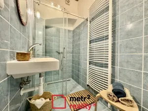 Prodej komerční nemovitosti, Bouzov, 400 m2