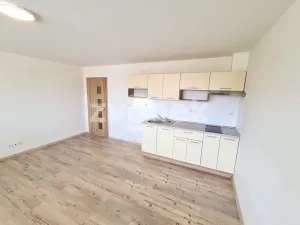 Pronájem bytu 1+kk, Zlín, Švermova, 30 m2