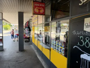 Pronájem obchodního prostoru, Zlín, Trávník, 21 m2