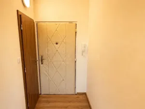 Pronájem bytu 2+1, Karlovy Vary, Svobodova, 34 m2
