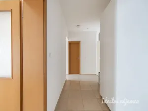 Pronájem bytu 2+kk, Jesenice, Cedrová, 69 m2