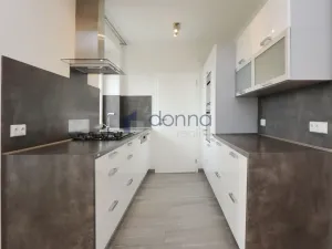 Pronájem bytu 3+kk, Praha, Pod lázní, 80 m2