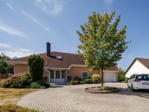 Prodej rodinného domu, Luženičky, 300 m2