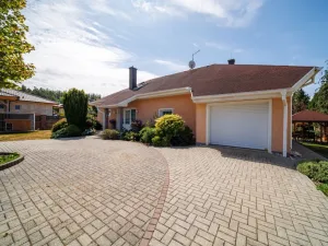 Prodej rodinného domu, Luženičky, 300 m2