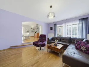 Prodej rodinného domu, Luženičky, 300 m2