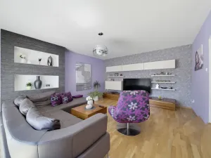 Prodej rodinného domu, Luženičky, 300 m2