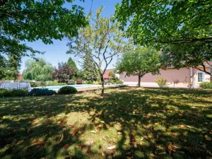Prodej rodinného domu, Luženičky, 300 m2
