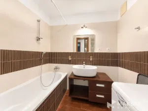 Pronájem bytu 3+1, Praha - Košíře, Lovčenská, 82 m2