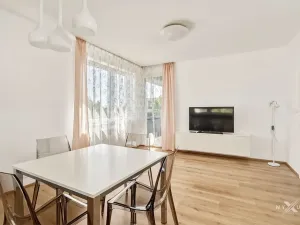 Pronájem bytu 2+kk, Praha - Černý Most, Mrázkova, 46 m2
