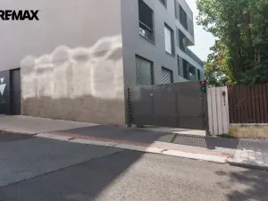 Pronájem bytu 1+kk, Praha - Libeň, U Vlachovky, 31 m2