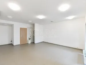 Pronájem obchodního prostoru, Praha - Uhříněves, Jindřicha Bubeníčka, 34 m2