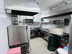 Pronájem obchodního prostoru, Kolín, Na Hradbách, 164 m2