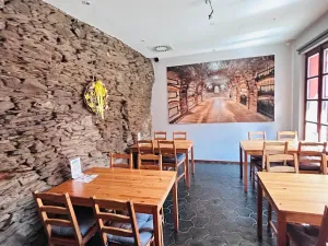 Pronájem obchodního prostoru, Kolín, Na Hradbách, 164 m2