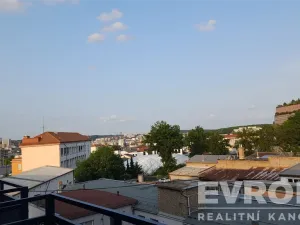 Pronájem atypického bytu, Praha, Spojovací, 49 m2