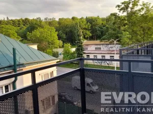Pronájem bytu 1+kk, Praha, Spojovací, 49 m2