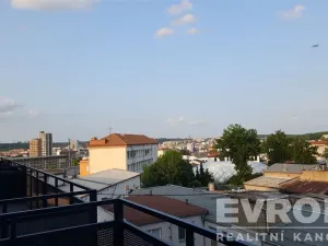 Pronájem bytu 1+kk, Praha, Spojovací, 49 m2