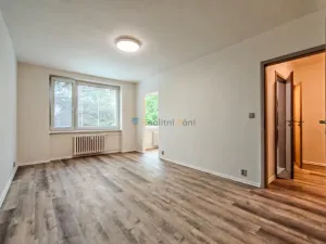 Pronájem bytu 1+1, Praha - Smíchov, Štorkánova, 33 m2