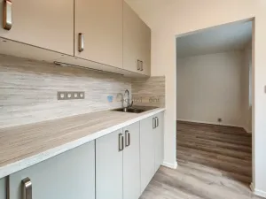 Pronájem bytu 1+1, Praha - Smíchov, Štorkánova, 33 m2