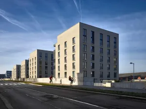 Pronájem garážového stání, Praha - Libeň, Novovysočanská, 15 m2
