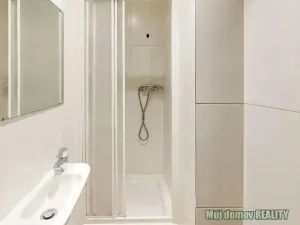 Pronájem bytu 1+kk, Praha - Libeň, V Holešovičkách