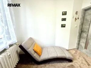 Prodej bytu 3+1, Praha - Prosek, Veltruská, 58 m2