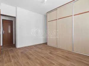 Prodej bytu 3+1, Velký Osek, Revoluční, 68 m2