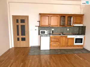 Pronájem bytu 1+kk, Praha - Vysočany, Kolbenova, 43 m2