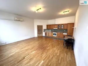 Pronájem bytu 2+kk, Praha - Vysočany, Pod pekárnami, 86 m2