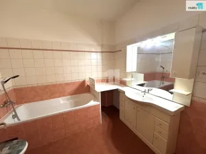 Pronájem bytu 2+kk, Praha - Vysočany, Pod pekárnami, 86 m2