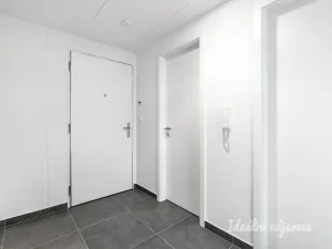 Pronájem bytu 2+kk, Praha - Hloubětín, Domalípova, 60 m2