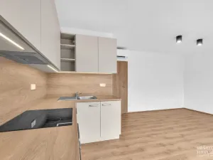Pronájem bytu 2+kk, Hradec Králové - Kukleny, Pražská třída, 106 m2
