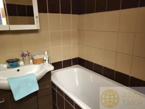 Prodej bytu 2+1, Tábor, Kpt. Jaroše, 64 m2