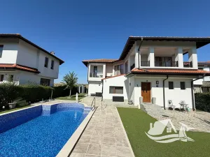 Prodej rodinného domu, Pomorie, Bulharsko, 179 m2