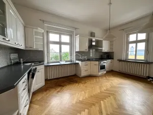 Prodej činžovního domu, Chomutov, Holečkova, 626 m2