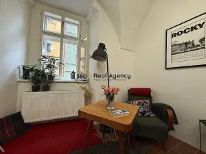 Pronájem bytu 1+1, Praha - Malá Strana, Šporkova, 44 m2