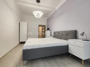 Pronájem bytu 2+1, České Budějovice - České Budějovice 7, Komenského, 75 m2